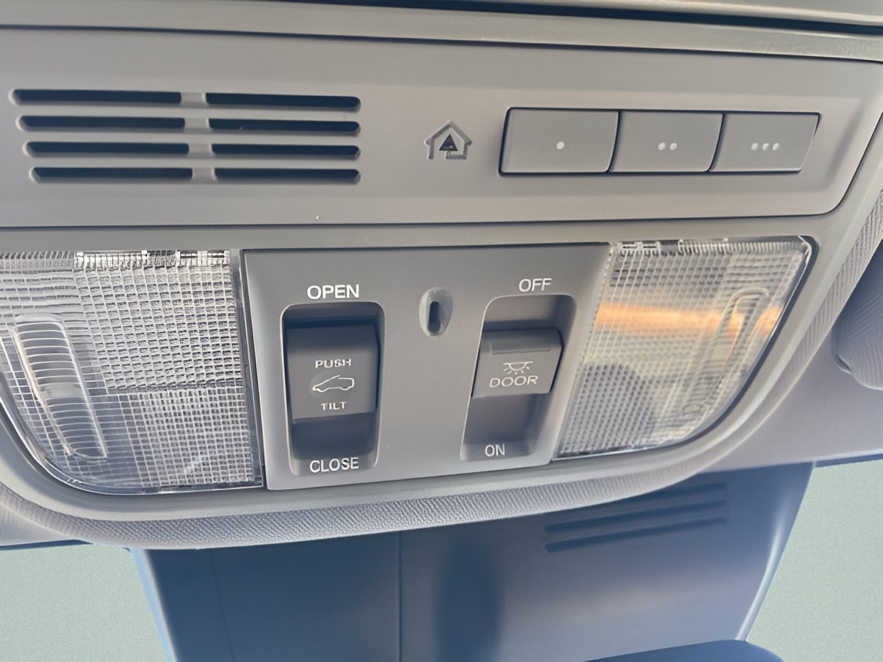 Used 2017 Honda CR-V Touring image 17