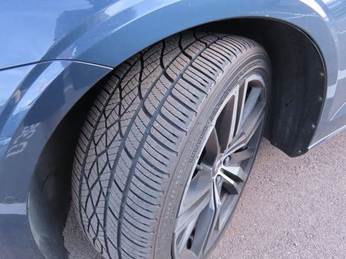 Used 2019 Volvo V60 T6 R-Design image 14