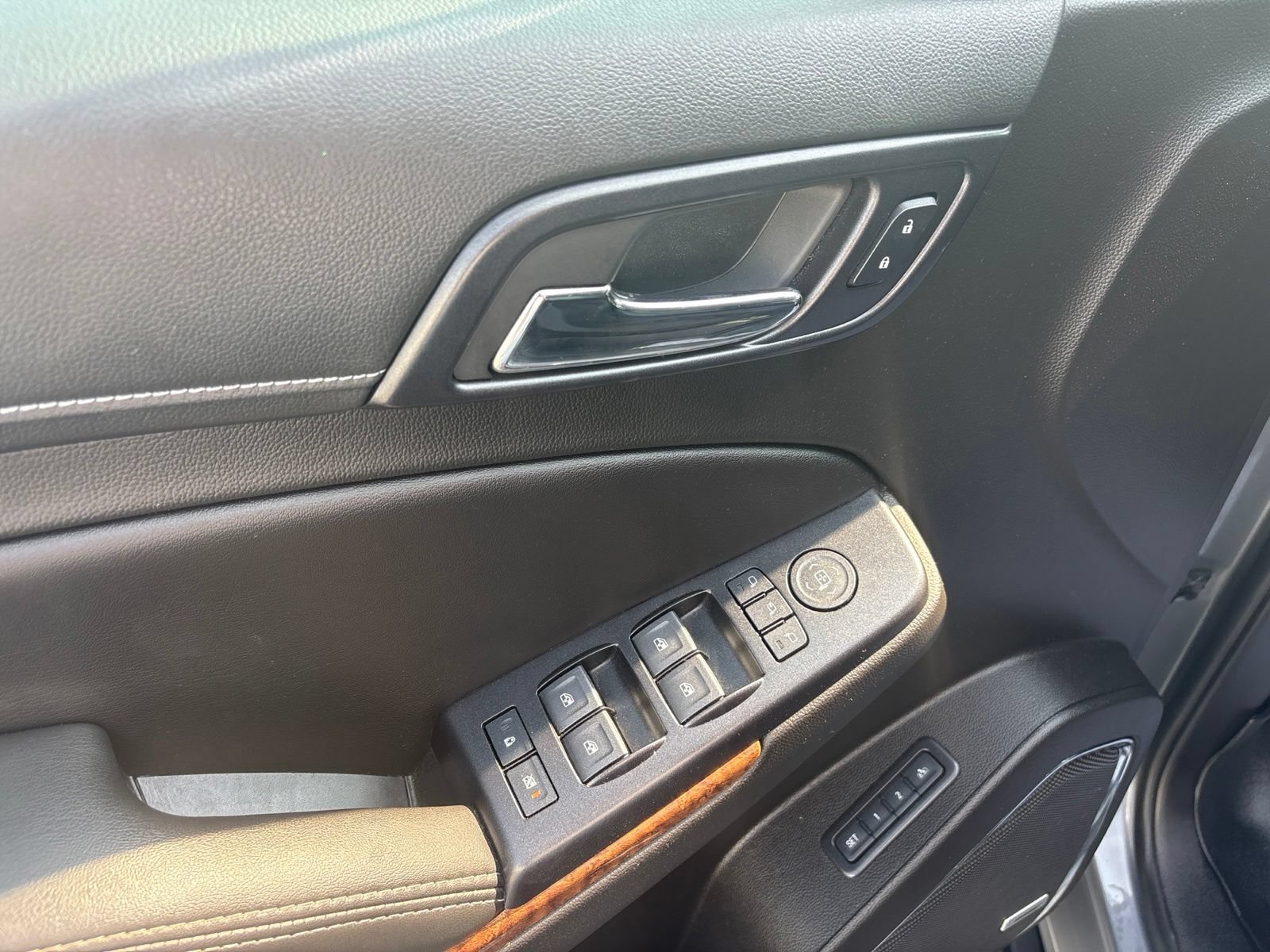 Used 2018 Chevrolet Tahoe Premier w/ Max Trailering Package AWD/4WD image 28
