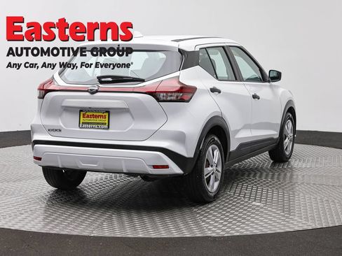 Used 2022 Nissan Kicks S FWD image 5