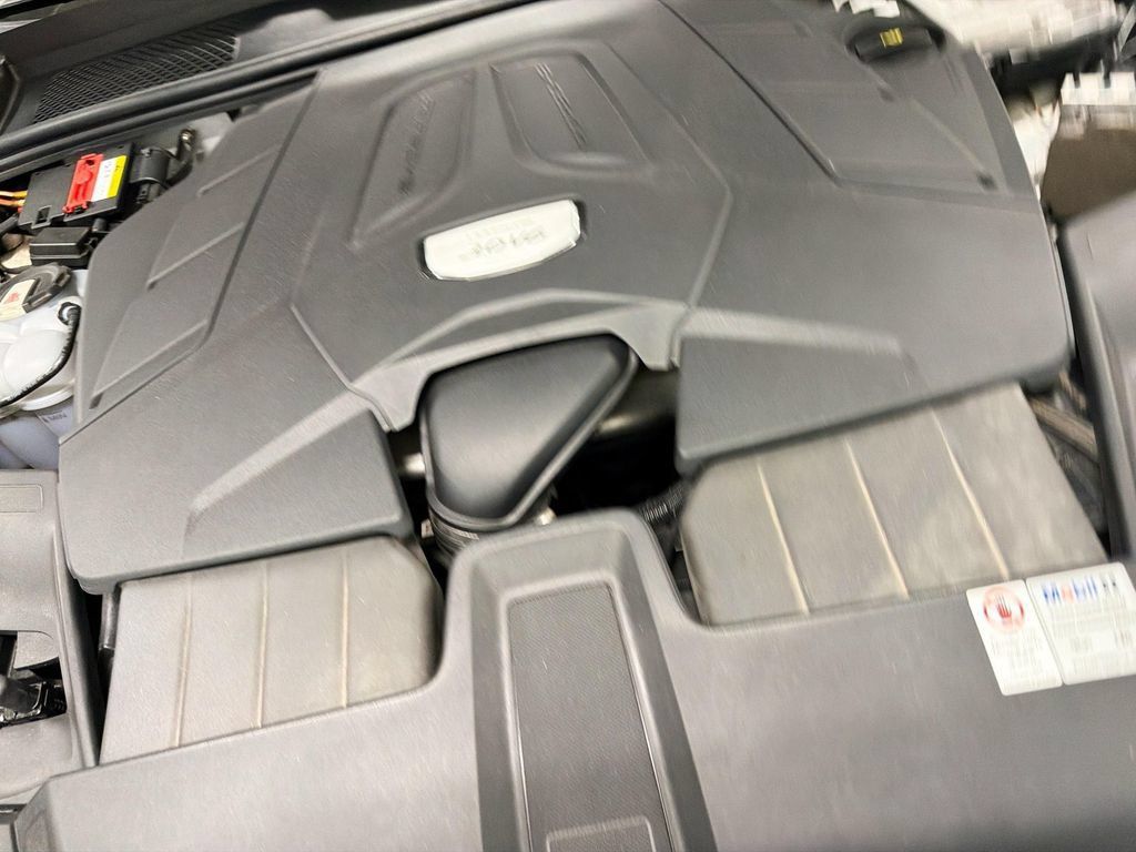 Certified 2020 Porsche Cayenne AWD/4WD image 32