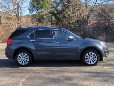 Used 2010 Chevrolet Equinox LTZ image 3