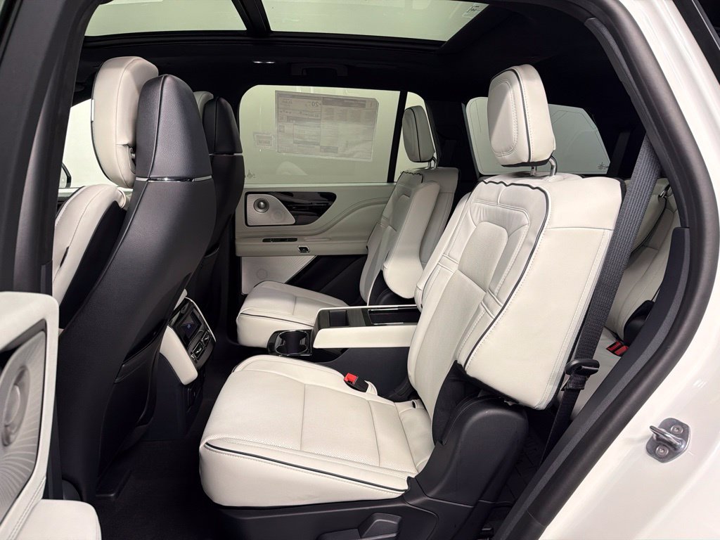 New 2027 Lincoln Aviator Black Label w/ Jet Appearance Package AWD/4WD image 35
