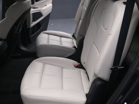 Used 2022 Kia Telluride EX w/ EX Premium Package AWD/4WD image 18