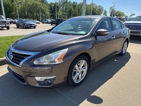 Used 2015 Nissan Altima 2.5 SL w/ Technology Package FWD image 1