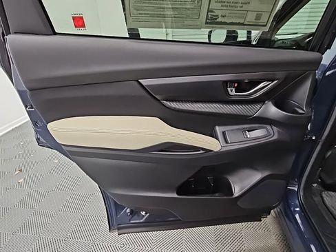 Used 2024 Subaru Ascent Premium w/ Convenience Package image 32