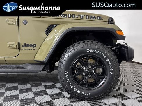 New 2025 Jeep Gladiator Sport image 17