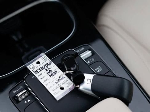 Used 2022 Mercedes-Benz A 220 4MATIC image 36