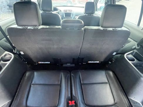 Used 2018 Ford Explorer XLT w/ Equipment Group 202A AWD/4WD image 33