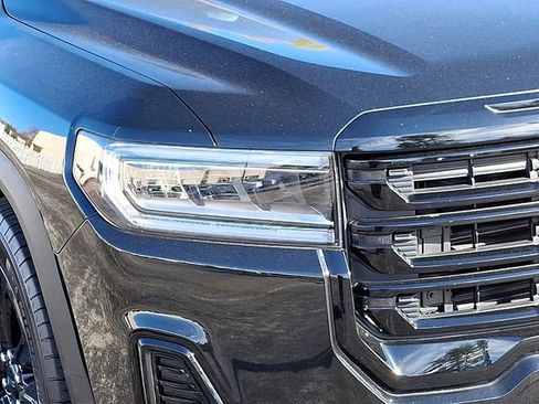 Used 2023 GMC Acadia SLE w/ Driver Convenience Package image 10