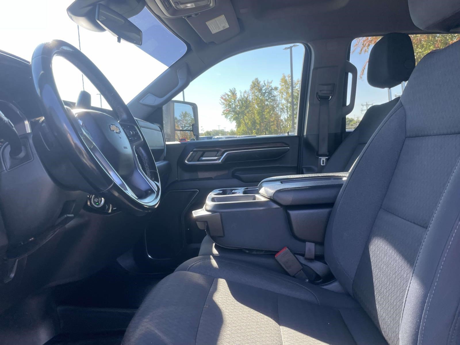 Used 2024 Chevrolet Silverado 2500 LT w/ Z71 Off-Road Package AWD/4WD image 13