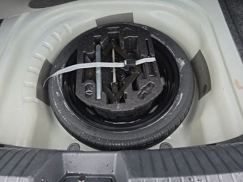 Used 2023 Volkswagen Jetta SE image 45