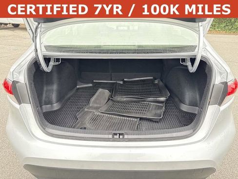 Used 2025 Toyota Corolla LE image 12