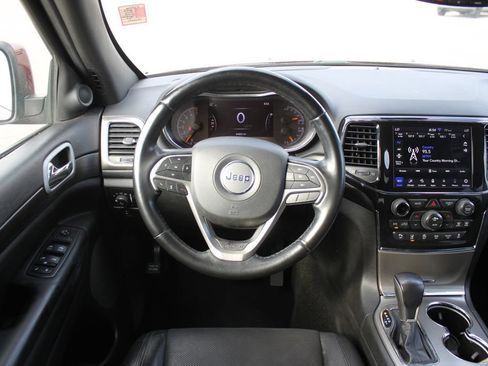 Used 2022 Jeep Grand Cherokee Laredo X RWD image 10