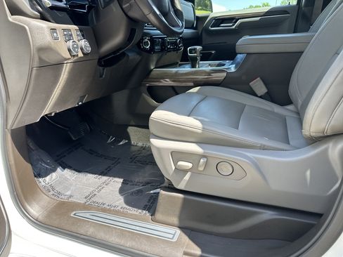Used 2025 Chevrolet Silverado 1500 RST AWD/4WD image 15