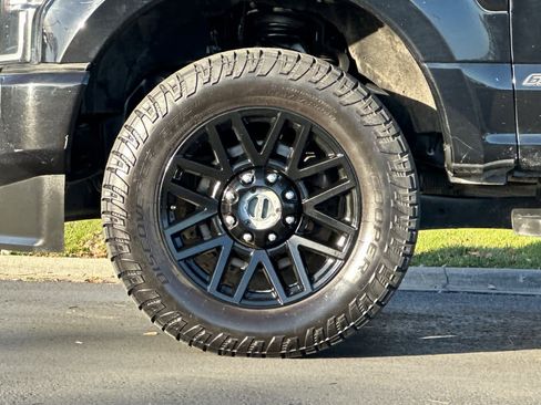 Used 2021 Ford F250 Lariat image 26