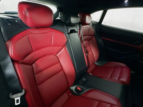 Used 2022 Porsche Taycan 4S image 28