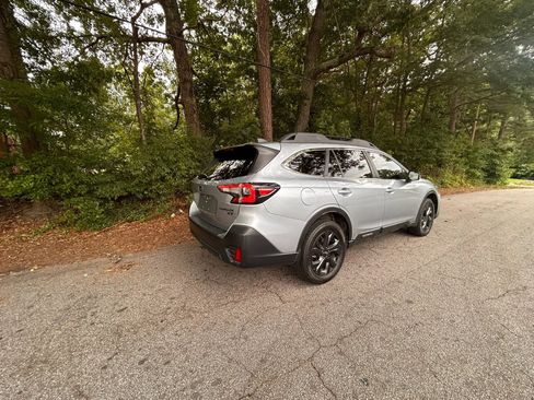 Used 2020 Subaru Outback Onyx Edition XT AWD/4WD image 9