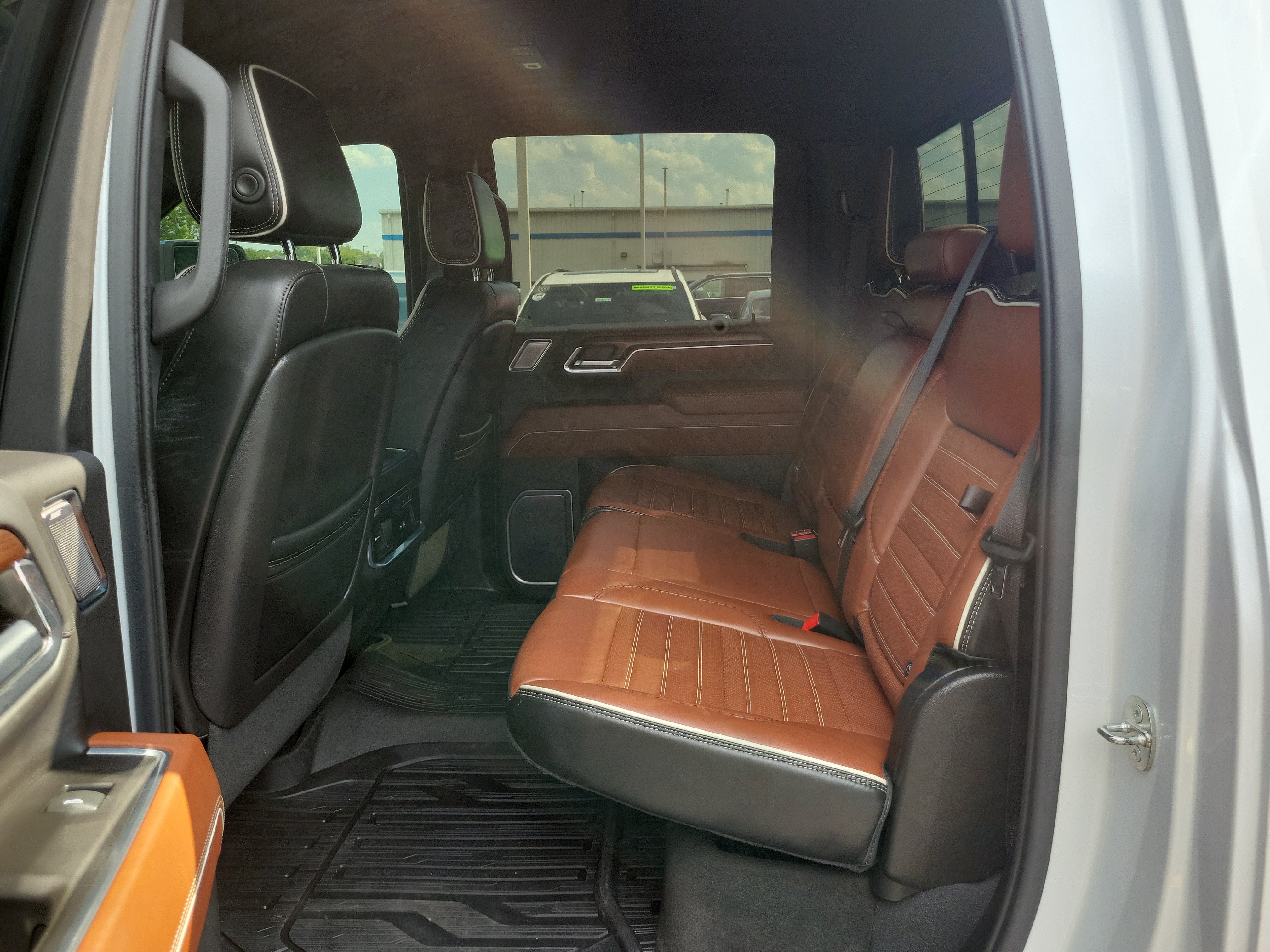 Used 2024 GMC Sierra 2500 Denali Ultimate AWD/4WD image 11