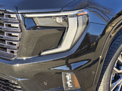 New 2026 GMC Acadia Denali Ultimate w/ LPO, Floor Liner Package image 6