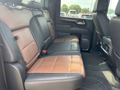 Used 2024 Chevrolet Silverado 2500 High Country w/ High Country Premium Package AWD/4WD image 17