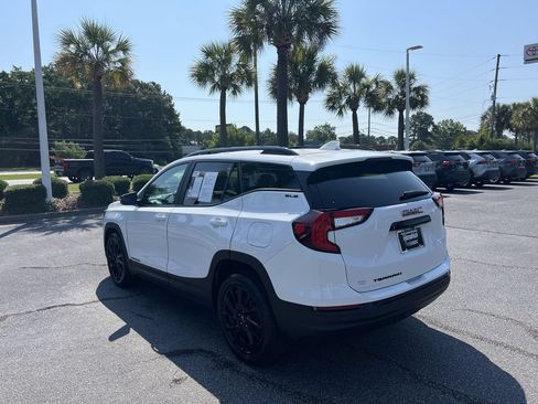 Used 2023 GMC Terrain SLE w/ Elevation Edition FWD image 8