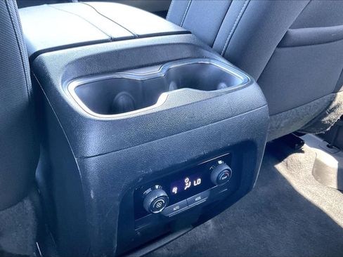 Used 2024 Chevrolet Traverse LT FWD image 33