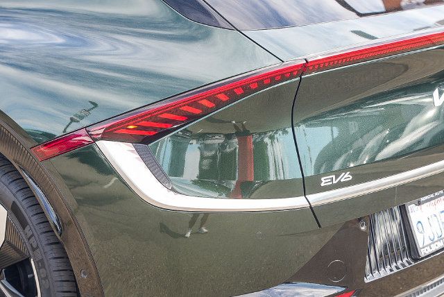 Used 2023 Kia EV6 GT-Line AWD/4WD image 13