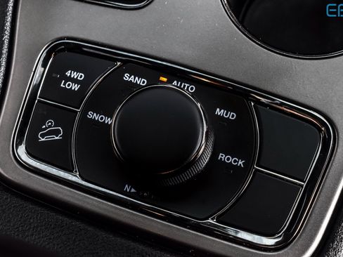 Used 2021 Jeep Grand Cherokee Limited X image 30