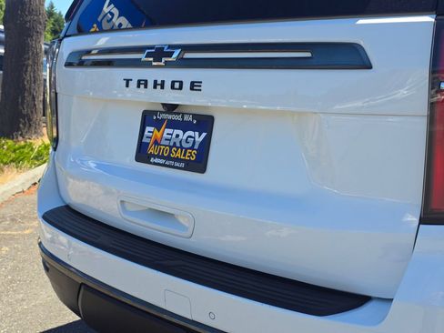 Used 2021 Chevrolet Tahoe Z71 w/ Luxury Package AWD/4WD image 13