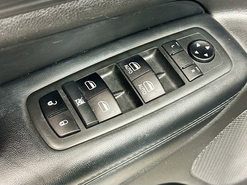 Used 2021 Jeep Grand Cherokee Laredo X AWD/4WD image 19