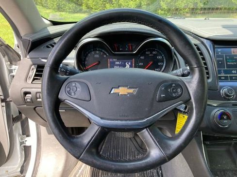 Used 2014 Chevrolet Impala LT w/ Convenience Package FWD image 7