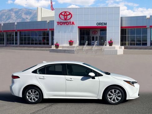 Used 2024 Toyota Corolla LE FWD image 3