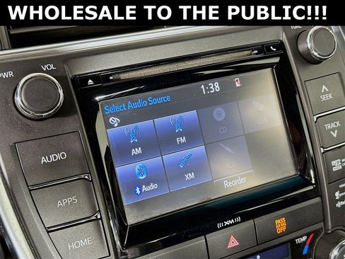 Used 2017 Toyota Camry XLE image 15