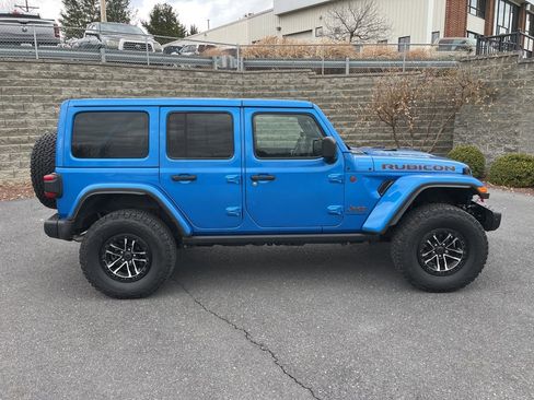 Used 2024 Jeep Wrangler Unlimited Rubicon image 3