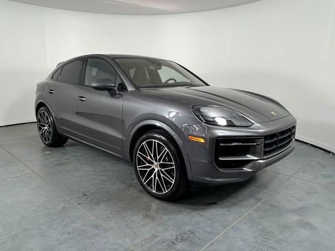 Certified 2024 Porsche Cayenne S AWD/4WD image 9