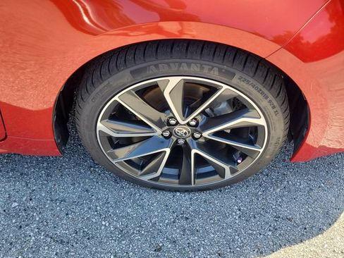 Used 2019 Toyota Corolla XSE FWD image 7