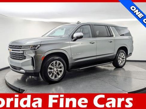 Used 2023 Chevrolet Suburban Premier image 1