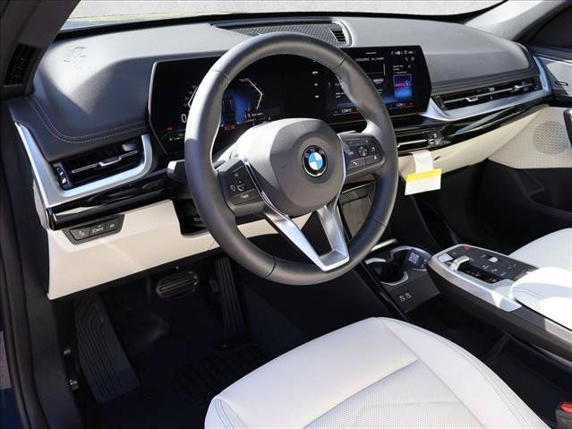 Used 2026 BMW X1 xDrive28i AWD/4WD image 3