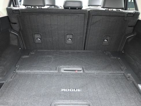 Used 2023 Nissan Rogue SL w/ SL Premium Package image 17