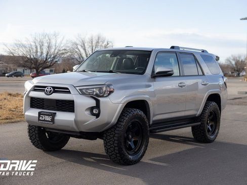 Used 2022 Toyota 4Runner SR5 Premium image 5