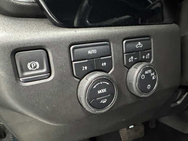 Used 2025 Chevrolet Silverado 1500 LT AWD/4WD image 11