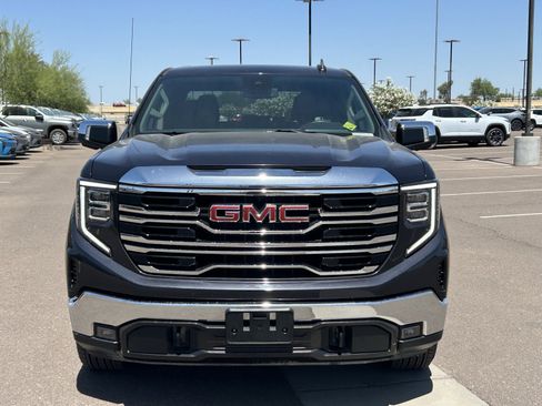 Certified 2025 GMC Sierra 1500 SLT AWD/4WD image 8