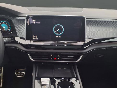 Used 2024 Volkswagen Atlas Cross Sport SEL Premium R-Line image 44