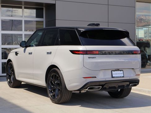 New 2026 Land Rover Range Rover Sport Dynamic SE AWD/4WD image 8