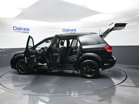 Used 2020 Dodge Journey SE w/ SE Popular Equipment Group image 53