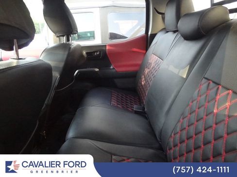 Used 2022 Toyota Tacoma SR5 w/ Technology Package RWD image 8