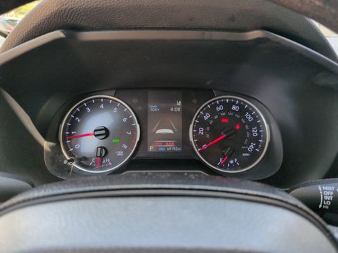 Used 2021 Toyota RAV4 XLE FWD image 20