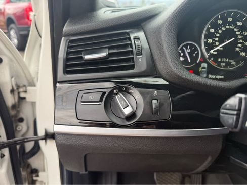 Used 2017 BMW X3 xDrive28i image 11