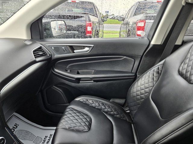 Used 2023 Ford Edge Titanium AWD/4WD image 16